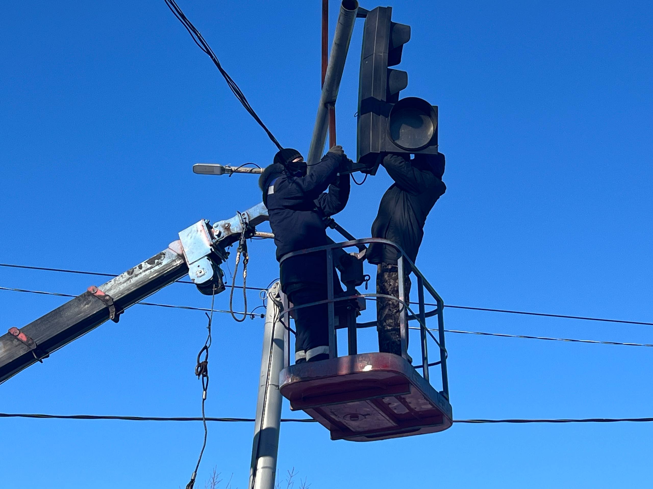 В Белогорске на ул. 9 Мая установили новый светофор